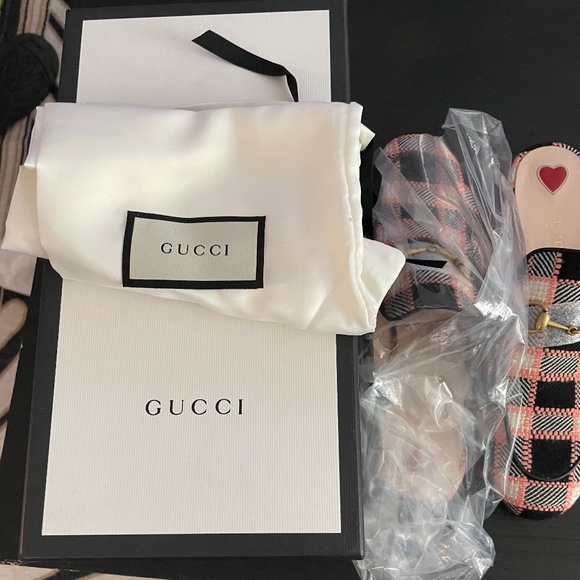 AUTHENTIC Gucci Bit Logo Pink/Black Tweed Check Mules- Size 8 - NIB - Picture 3 of 5